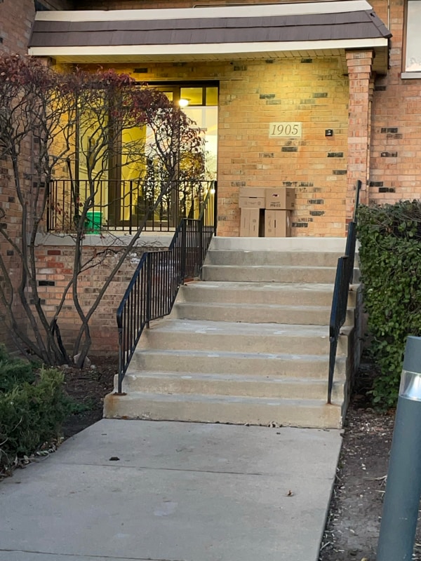 1905 Tall Oaks Dr, Aurora, IL 60505