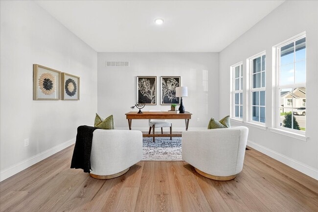 6819 Preservation Pkwy, Affton, MO 63123 - photo 3