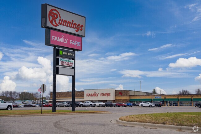 Runnings and Family Fare keep shopping simple for Litchfield residents.