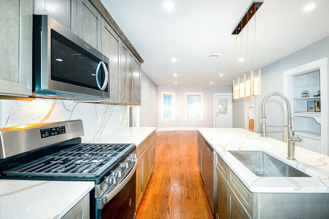 25 Firth Rd unit 2, Roslindale, MA 02131 - photo 4