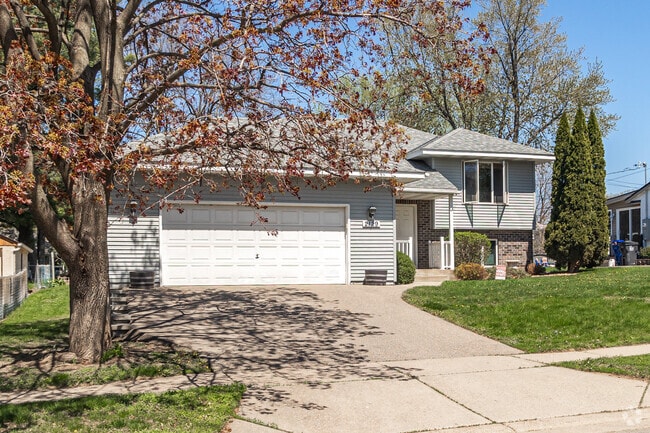 Mid-to-late 1900s split-level style homes are common in Southern Hayden Heights.