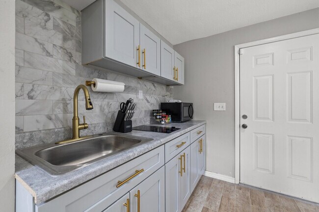 4314 E Henry Ave unit ID1244350P, Tampa, FL 33610 - photo 6