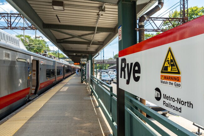 Rye Metro-North provides commuters travel to Grand Central Terminal from Rye Brook in under one hour.