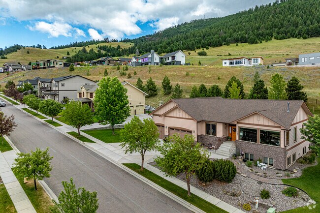 Craftsman homes in Pattee Canyon harmonize with the natural landscape, enhancing their scenic su