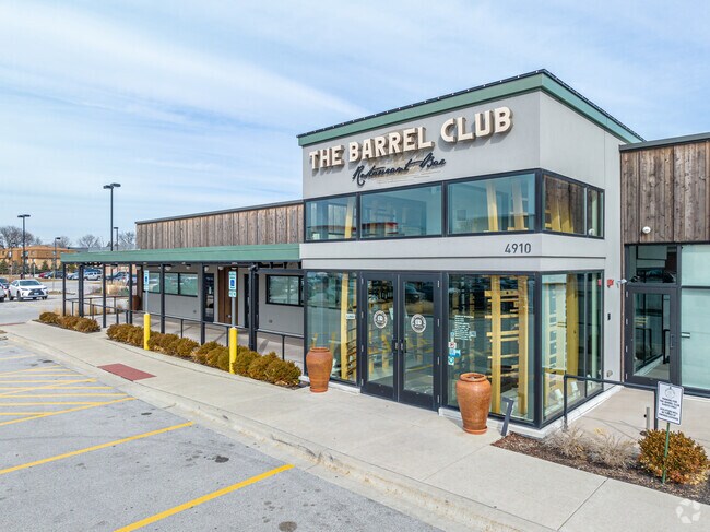 The Barrel Club, known for its whiskey menu, is open 5 days a week in Oak Lawn.