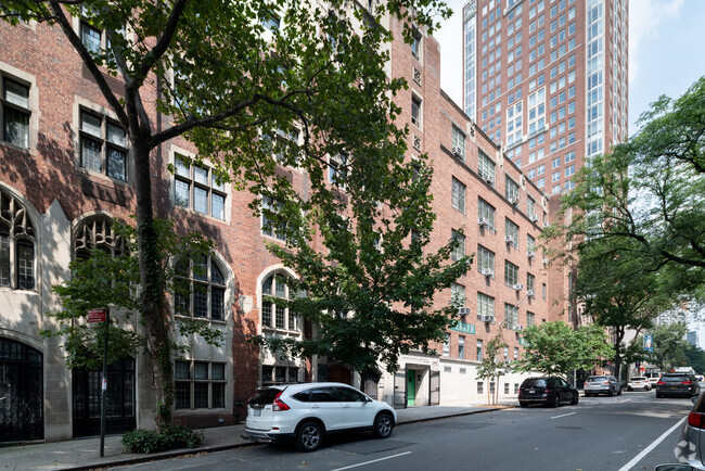 Teachers are cultivating faith and learning at St. Vincent Ferrer High School in Lenox Hill.