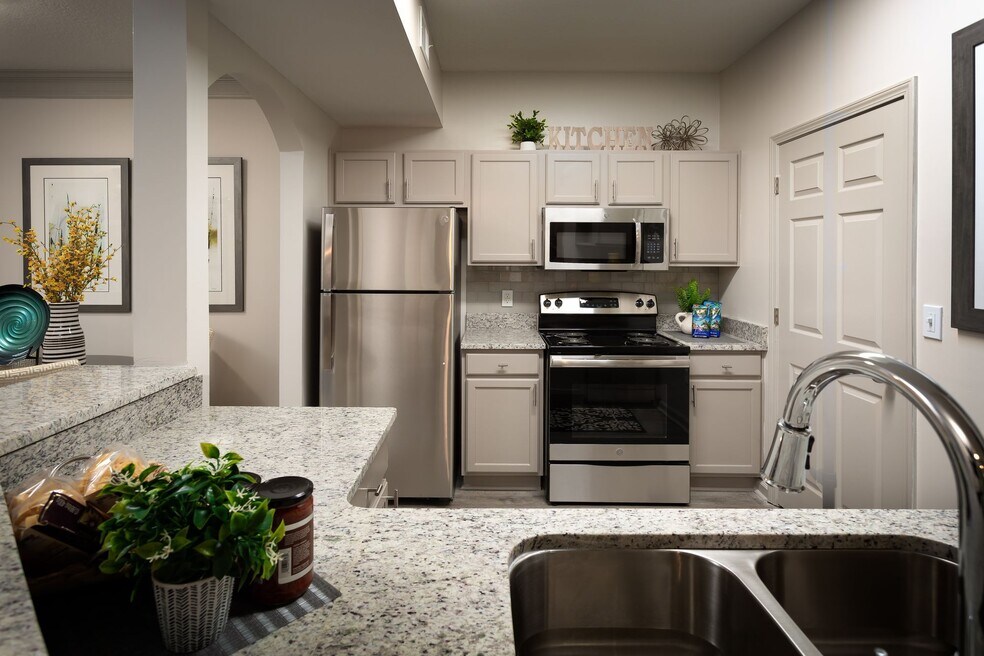 LANDING SQUARE 3378 Greenbriar Pkwy SW, Atlanta, GA