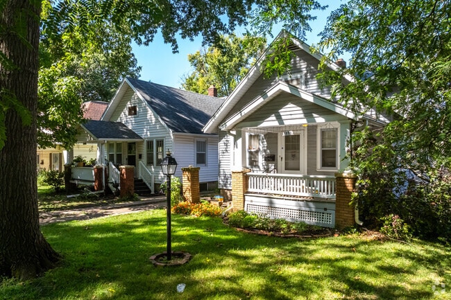 1900s bungalows line the streets of the Randolph neighborhood.