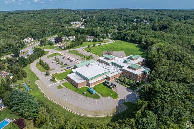 Oswegatchie Elementary School has a respectable student teacher ratio of 10:1.