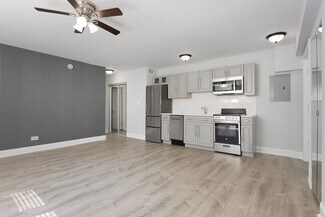 7710 N Sheridan Rd, Chicago, IL 60626