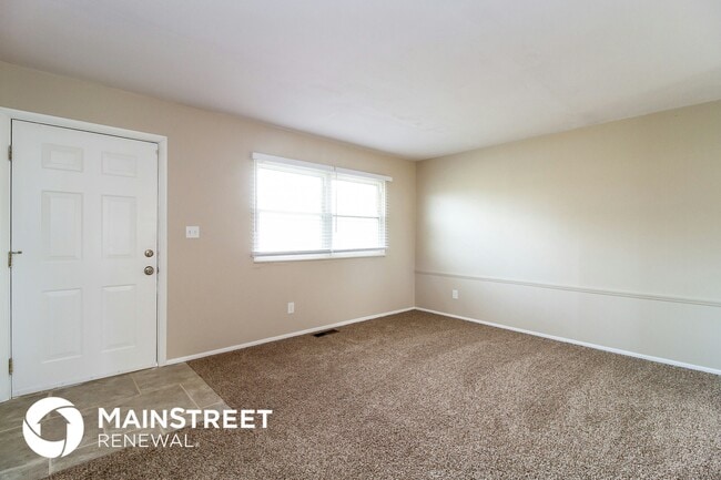 1880 Queensrowe Place, Columbus, OH 43227 - photo 3