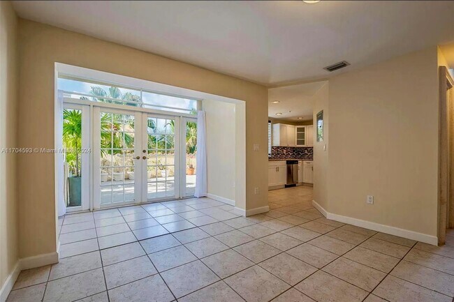 323 Navarre Ave unit 401, Coral Gables, FL 33134 - photo 4