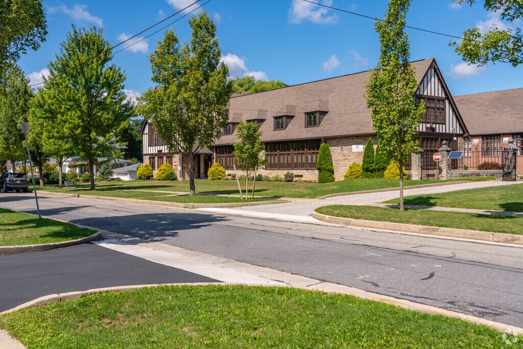 Divine Mercy Catholic Academy is a private, Catholic school located in Johnstown, PA.