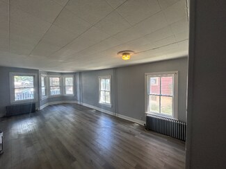 372 Main St, Lawrence, NJ 08311
