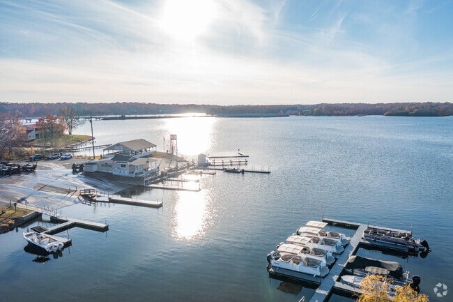 Enjoy Margo's waterways at Anna Point Marina, a haven for boating enthusiasts.