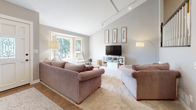 5722 Egg Lake Rd N, Hugo, MN 55038 - photo 2