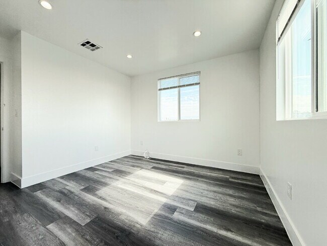 2855 1/2 Cincinnati St unit 3, Los Angeles, CA 90033 - photo 4