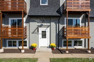 3705 College Ave, Davenport, IA 52807