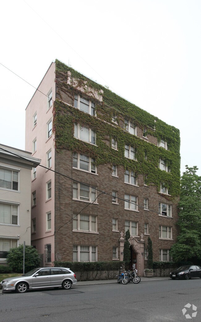 1741 Belmont Ave, Seattle, WA 98122