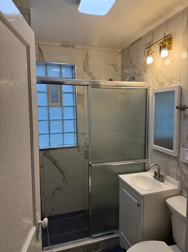 3344 S Wood St unit Apartment 1, Chicago, IL 60608 - photo 5