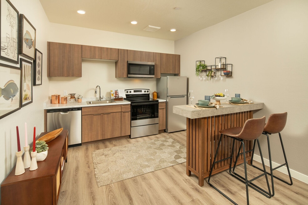 Streamliner 87th, Peoria, AZ 85345 - photo 1