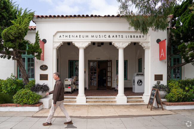 Athenaeum Music & Arts Library hosts local events and is a landmark for La Jolla Mesa.