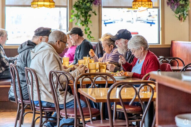 Visit Anthony's Pizza Restaurant and enjoy delicious pizzas with your family in Rockville, CT.