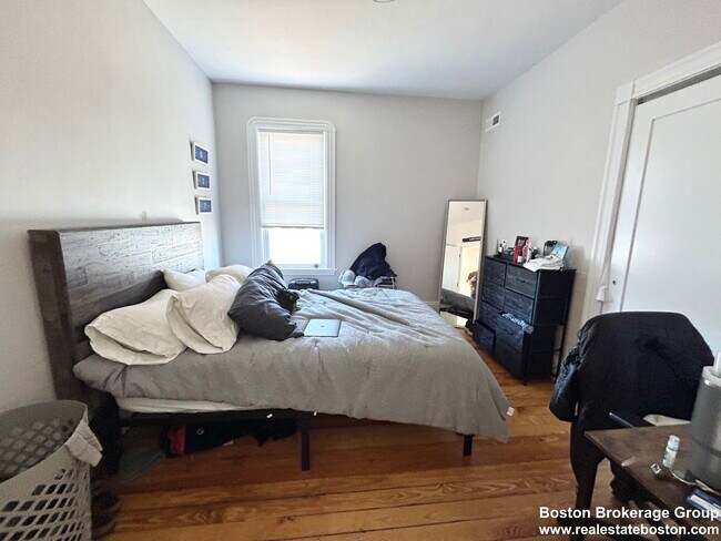 74 Marine Rd unit 3, Boston, MA 02127 - photo 5