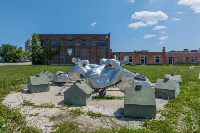 Hippo sculpture at Lincoln and Holden in Northwest Goldberg.