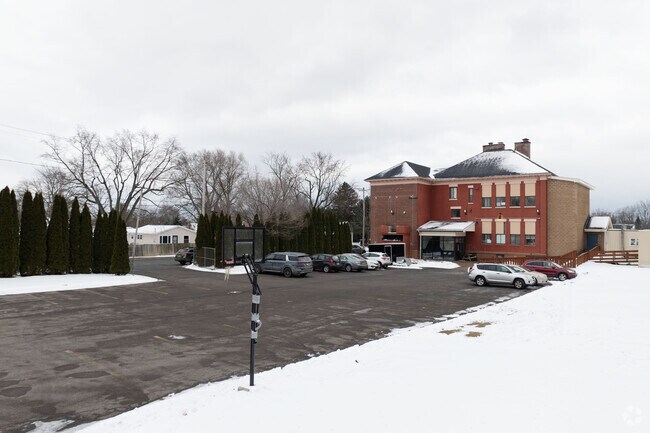 Annur Islamic School is located in the Fort Hunter area of Albany, NY.
