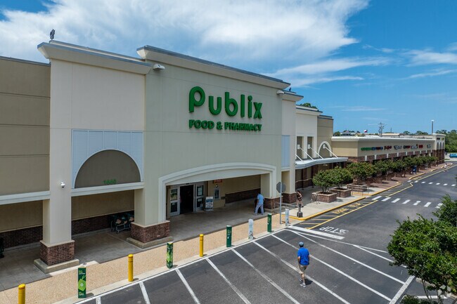 Hamlet locals have a nearby Publix for many of their grocery needs.