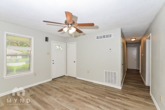 3403 Brockcrest Cove, Memphis, TN 38128 - photo 5