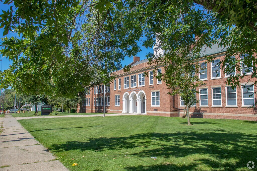 Monticello Middle School provides education in the neighborhood of 
Monticello-Noble.