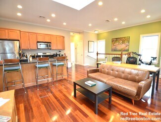 10 Bristol St, East Cambridge, MA 02141