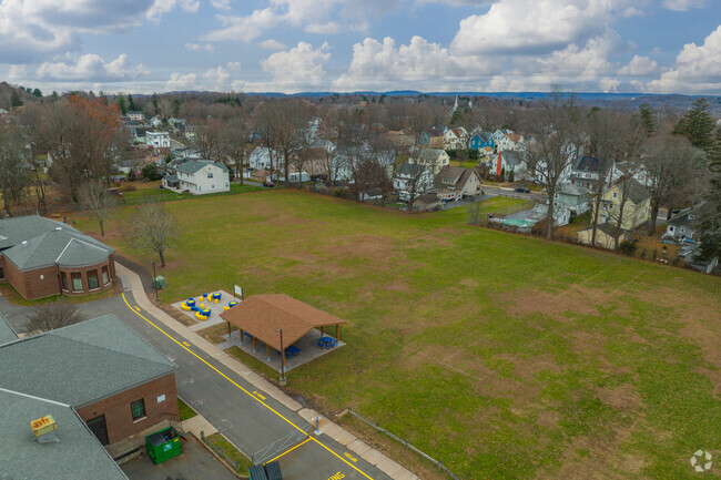 Be a part of the Roger Sherman Elementary community.
