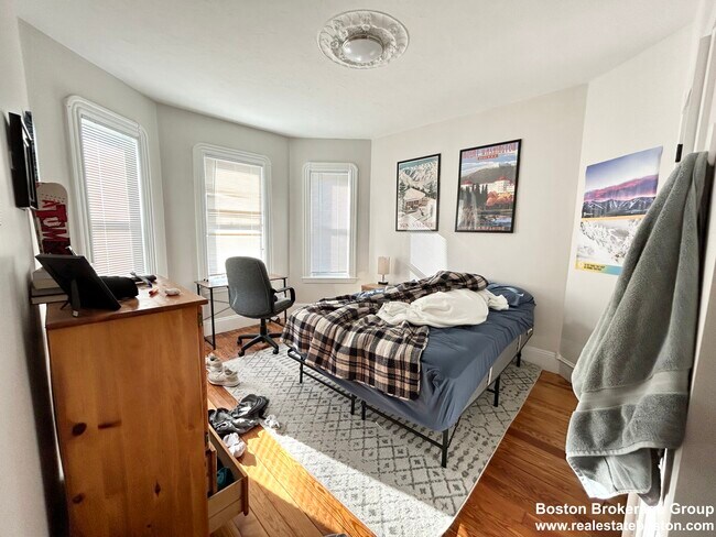 74 Marine Rd unit 3, Boston, MA 02127 - photo 6