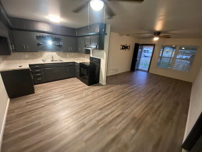 1210 46th Place, Lubbock, TX 79412 - photo 3