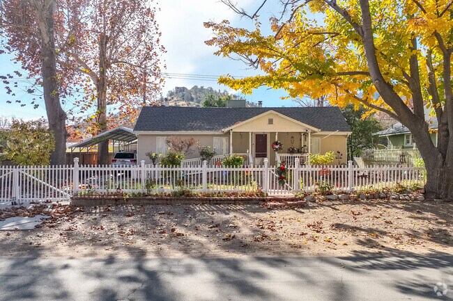 Most of the ranch style homes in Kernville were built in the mid 20th century.