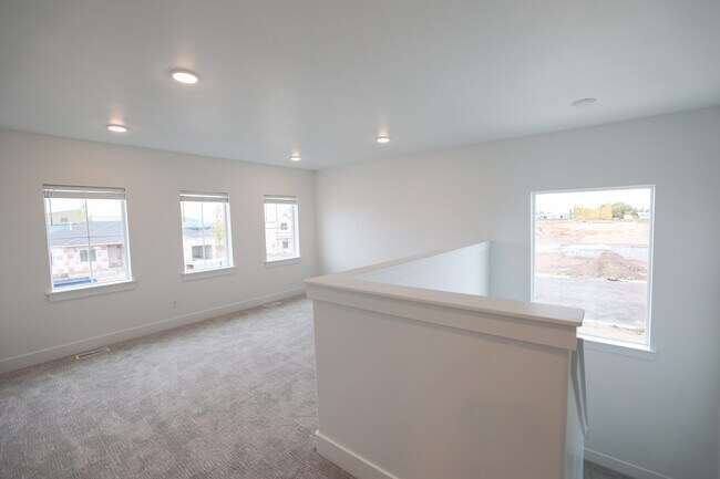 470 N 300 W unit 37437772, Smithfield, UT 84335 - photo 4