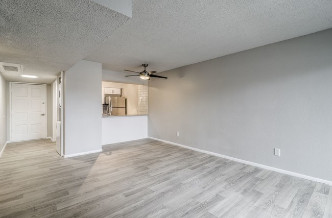 2BR, 1BA - 820 SF Renovated
