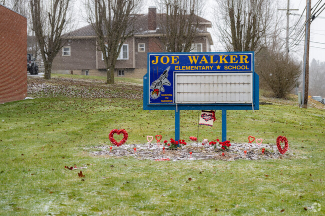 Joe Walker Elementary School has an overall rating of a B- on Niche.