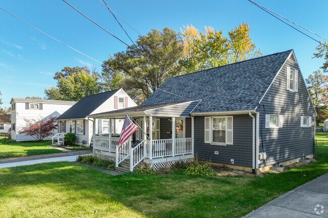 Central Lima has several housing options including cute bungalows.