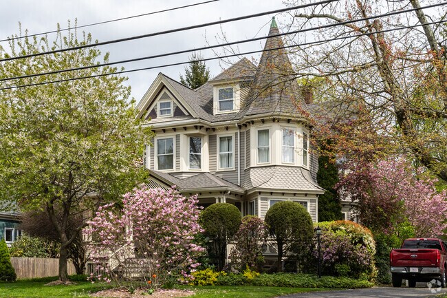 Beautiful Queen Anne Victorian homes can be found around historic neighborhoods of Sharon.