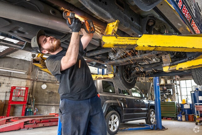 Louis' Garage in Bloomsbury is a highly-rated repair shop in nearby Stewartsville.