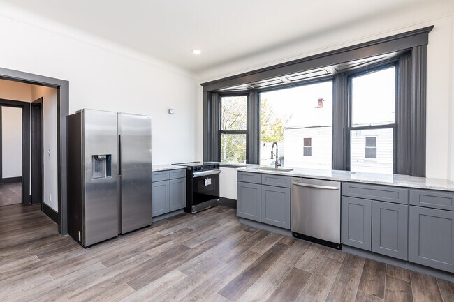 728 E Mcmillan St unit 8, Cincinnati, OH 45206 - photo 5