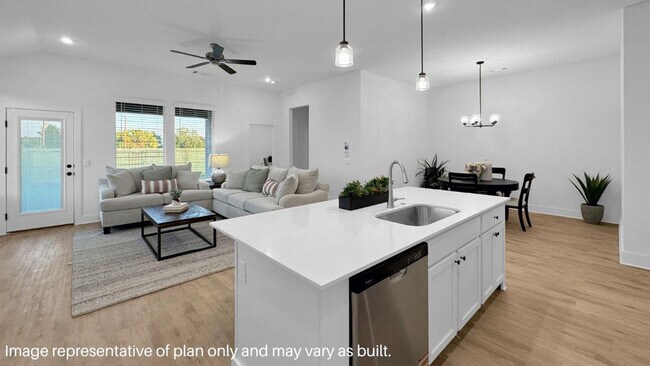 102 Mikah Dr unit 36208475, Maumelle, AR 72113 - photo 4