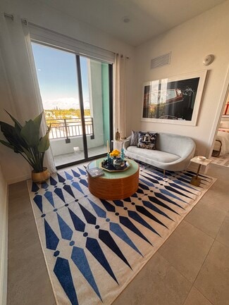 1941 Fillmore St, Hollywood, FL 33020