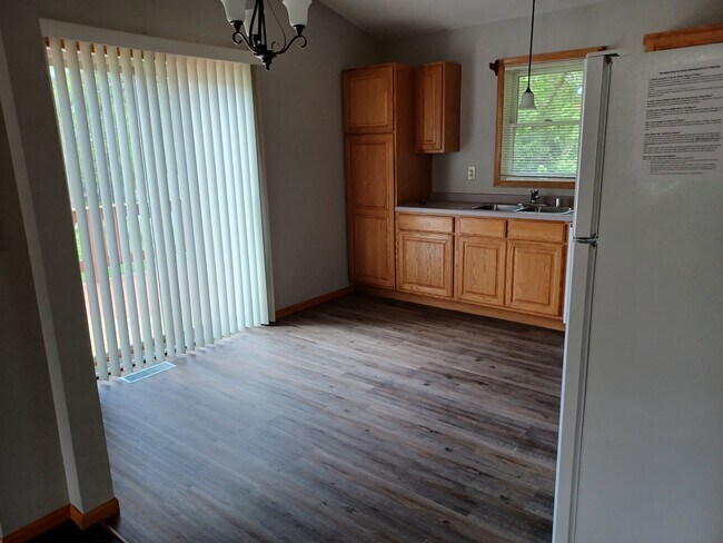 130 Rhyme St, West Salem, WI 54669 - photo 4