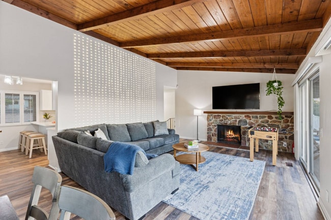 321 W Kalmia St, Fallbrook, CA 92028 - photo 2