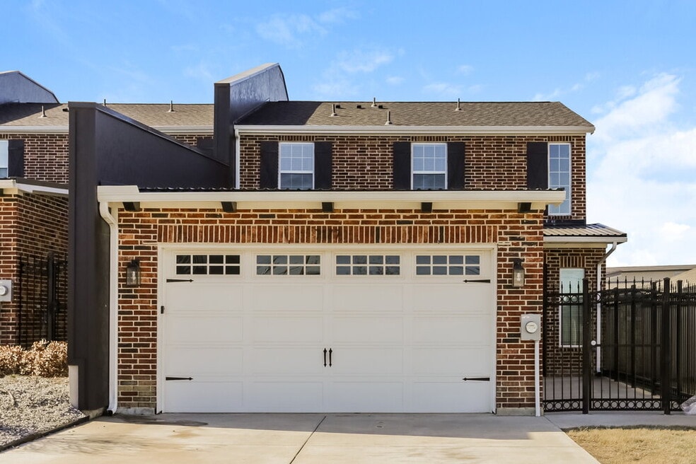 7177 9th Hole Dr, Fort Worth, TX 76179 - photo 1